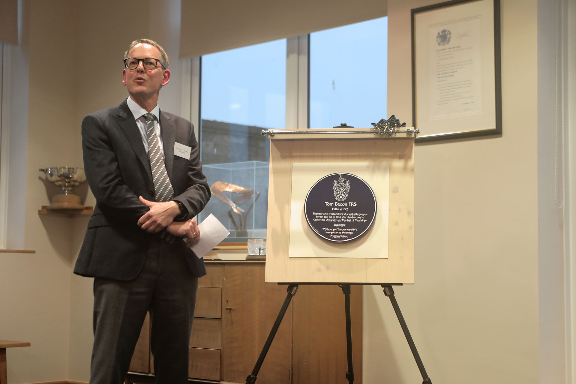 Prof. Clemens Kaminski, Dept of Chemical Engineering and Biotechnology, University of Cambridge, unveiling Tom Bacon's commemorative blue plaque.